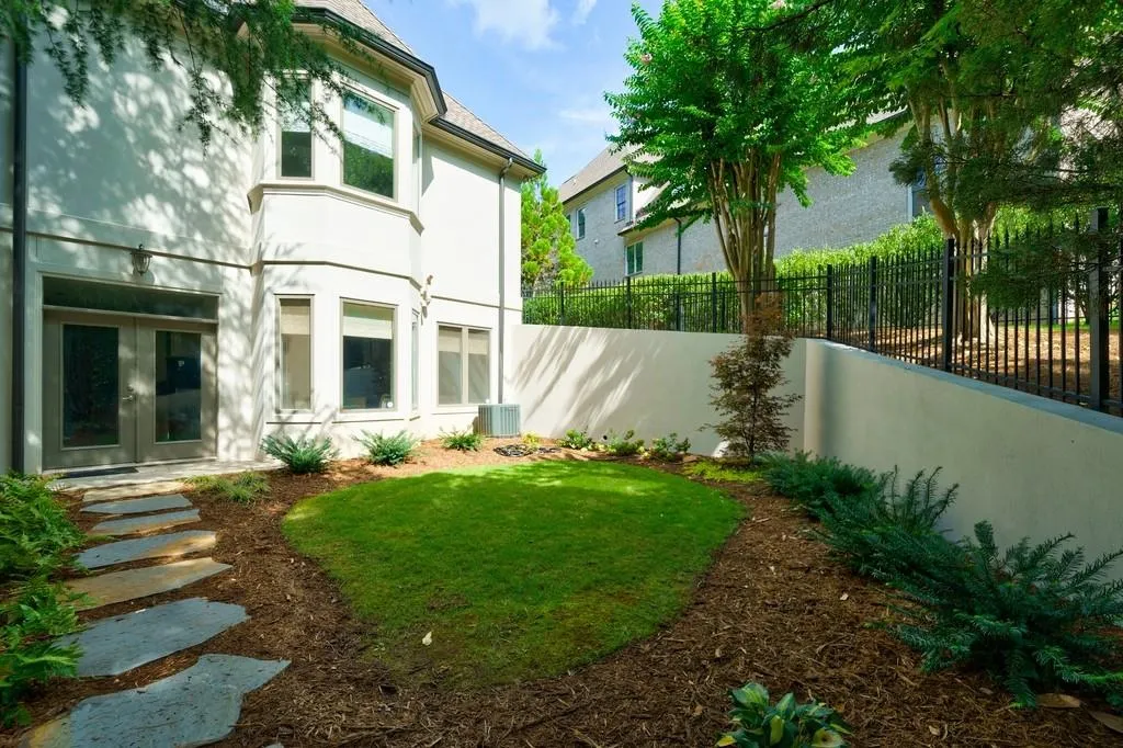 5650 Cross Gate Drive, Sandy Springs, Georgia 30327, 5 Bedrooms Bedrooms, ,5 BathroomsBathrooms,Residential,Sold,5650 Cross Gate Drive,7089156