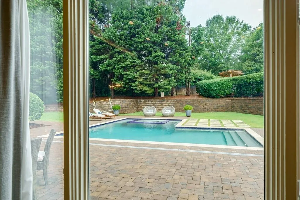 5650 Cross Gate Drive, Sandy Springs, Georgia 30327, 5 Bedrooms Bedrooms, ,5 BathroomsBathrooms,Residential,Sold,5650 Cross Gate Drive,7089156