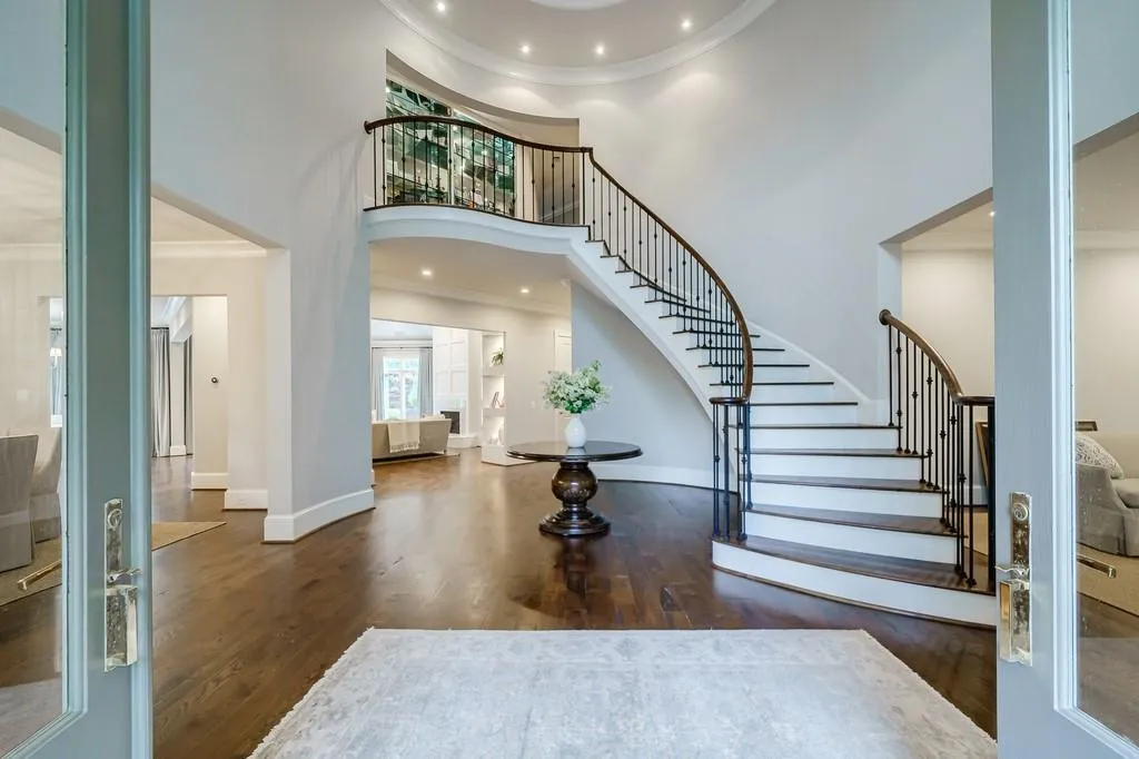 5650 Cross Gate Drive, Sandy Springs, Georgia 30327, 5 Bedrooms Bedrooms, ,5 BathroomsBathrooms,Residential,Sold,5650 Cross Gate Drive,7089156