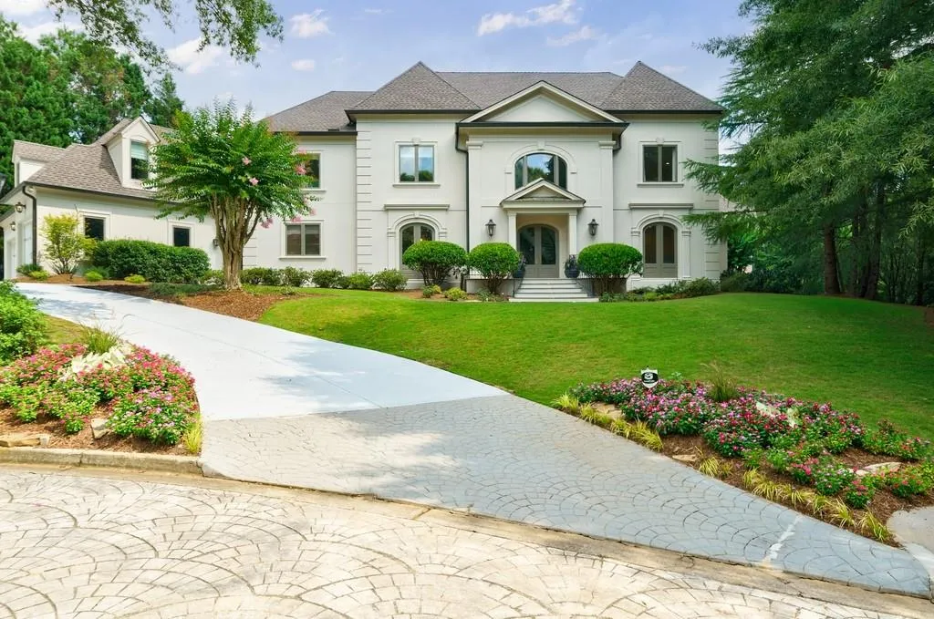 5650 Cross Gate Drive, Sandy Springs, Georgia 30327, 5 Bedrooms Bedrooms, ,5 BathroomsBathrooms,Residential,Sold,5650 Cross Gate Drive,7089156