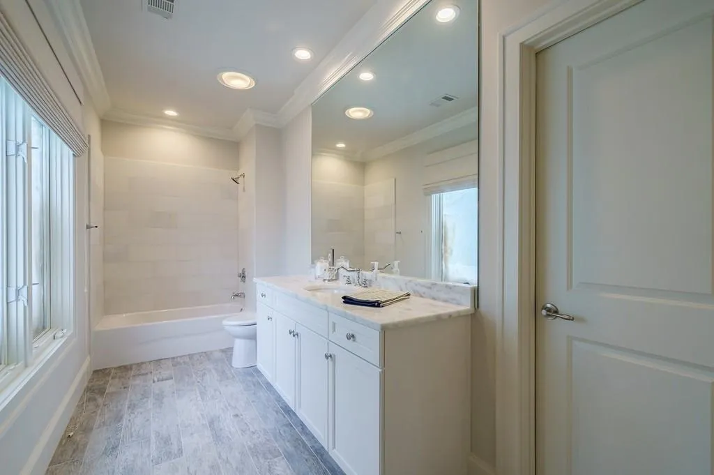 5650 Cross Gate Drive, Sandy Springs, Georgia 30327, 5 Bedrooms Bedrooms, ,5 BathroomsBathrooms,Residential,Sold,5650 Cross Gate Drive,7089156