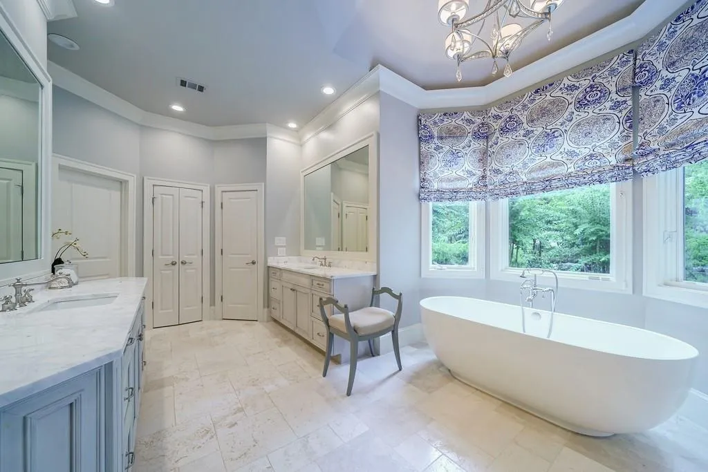 5650 Cross Gate Drive, Sandy Springs, Georgia 30327, 5 Bedrooms Bedrooms, ,5 BathroomsBathrooms,Residential,Sold,5650 Cross Gate Drive,7089156