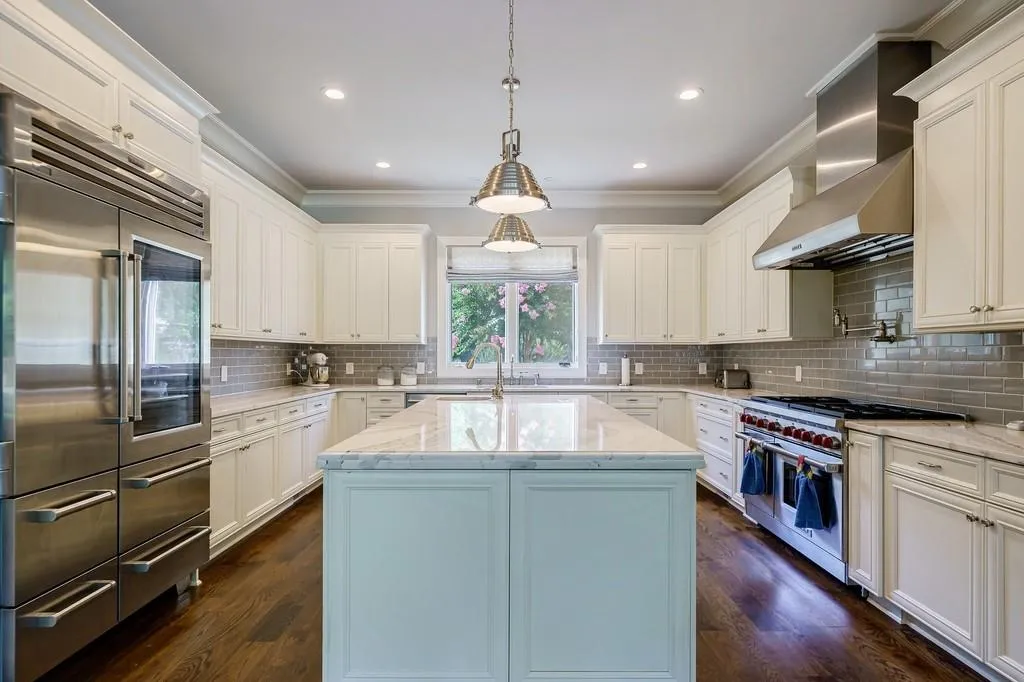 5650 Cross Gate Drive, Sandy Springs, Georgia 30327, 5 Bedrooms Bedrooms, ,5 BathroomsBathrooms,Residential,Sold,5650 Cross Gate Drive,7089156