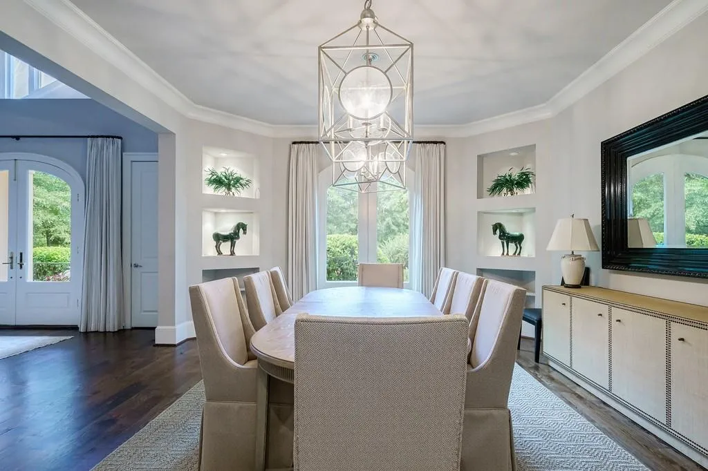 5650 Cross Gate Drive, Sandy Springs, Georgia 30327, 5 Bedrooms Bedrooms, ,5 BathroomsBathrooms,Residential,Sold,5650 Cross Gate Drive,7089156