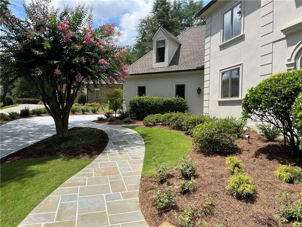 5650 Cross Gate Drive, Sandy Springs, Georgia 30327, 5 Bedrooms Bedrooms, ,5 BathroomsBathrooms,Residential,Sold,5650 Cross Gate Drive,7089156