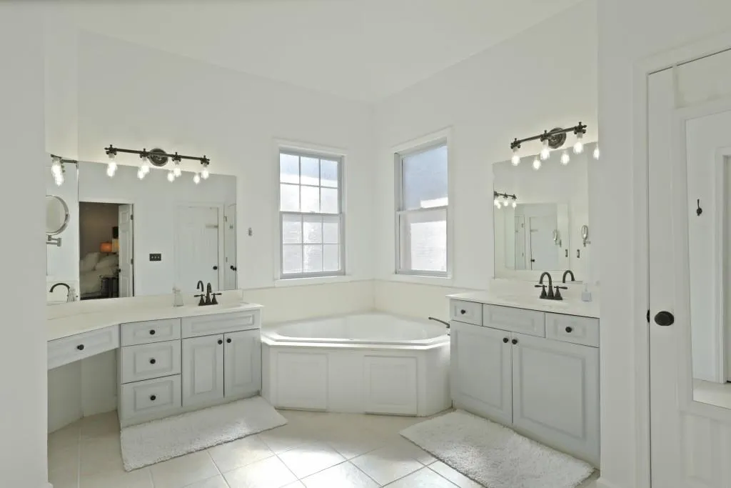 540 Pearl Cove Court, Sandy Springs, Georgia 30350, 3 Bedrooms Bedrooms, ,3 BathroomsBathrooms,Residential,Sold,540 Pearl Cove Court,6842455