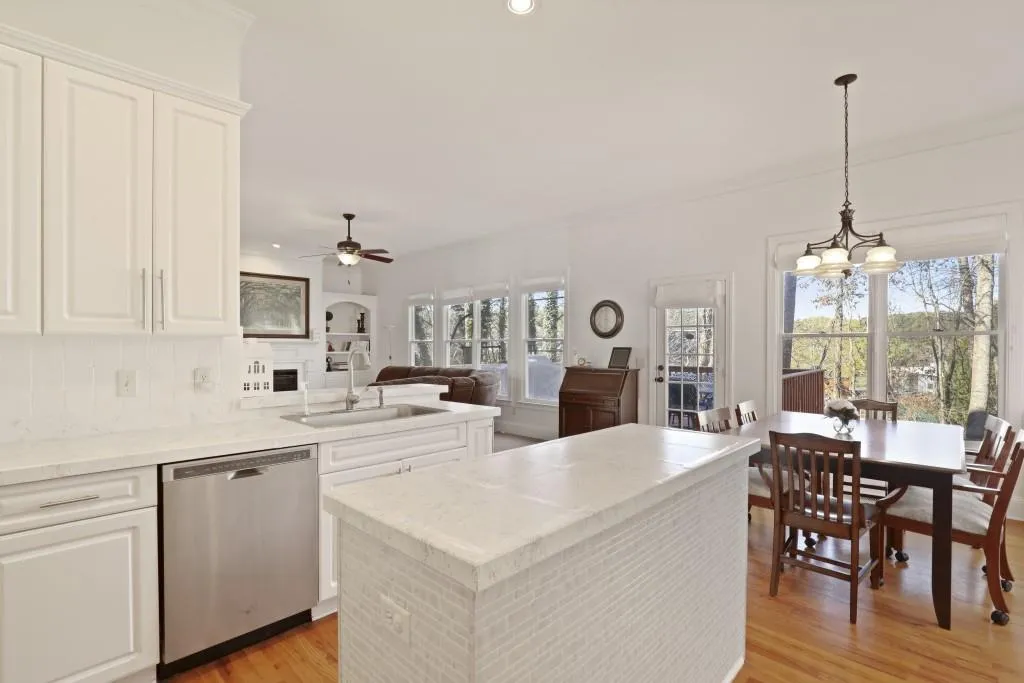 540 Pearl Cove Court, Sandy Springs, Georgia 30350, 3 Bedrooms Bedrooms, ,3 BathroomsBathrooms,Residential,Sold,540 Pearl Cove Court,6842455
