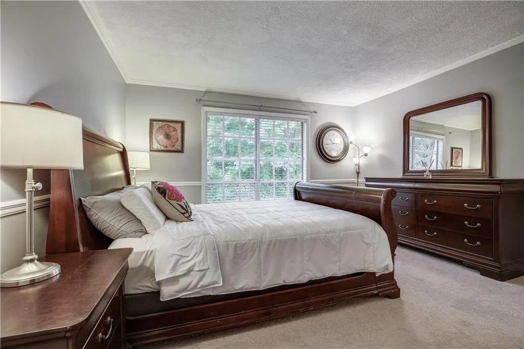 5290 Chemin De Vie, Atlanta, Georgia 30342, 3 Bedrooms Bedrooms, ,2 BathroomsBathrooms,Residential,Sold,5290 Chemin De Vie,6055274