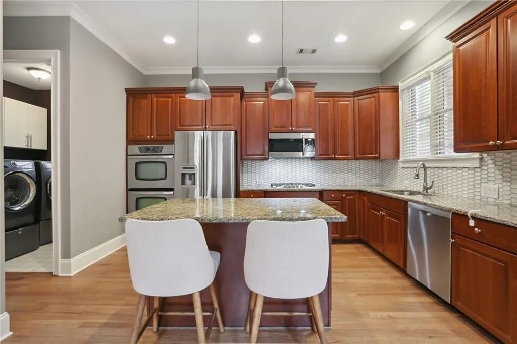 223 Mount Vernon Cove, Sandy Springs, Georgia 30328, 5 Bedrooms Bedrooms, ,4 BathroomsBathrooms,Residential,Sold,223 Mount Vernon Cove,7181285
