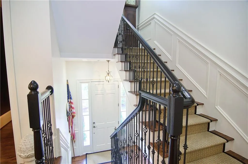 3707 Peachtree Road Ne Unit 2, Atlanta, Georgia 30319, 5 Bedrooms Bedrooms, ,4 BathroomsBathrooms,Residential,Sold,3707 Peachtree Road Ne Unit 2,5830433