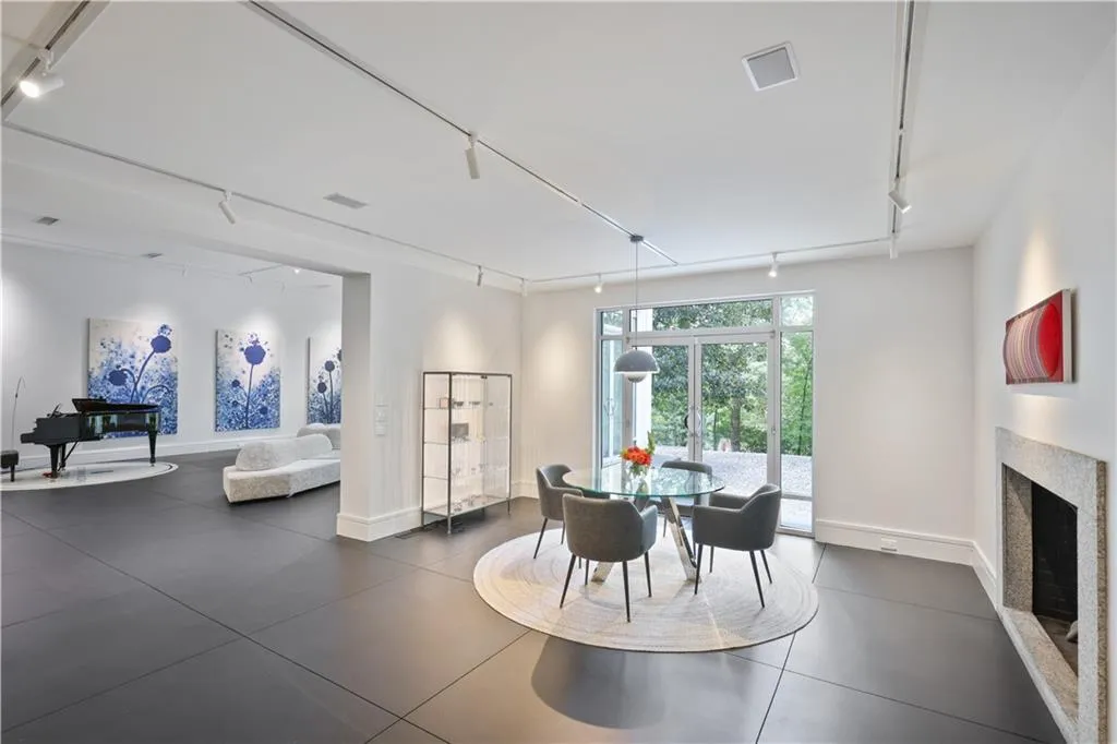 3670 Ridgewood Road Nw, Atlanta, Georgia 30327, 3 Bedrooms Bedrooms, ,3 BathroomsBathrooms,Residential,For Sale,3670 Ridgewood Road Nw,7636972