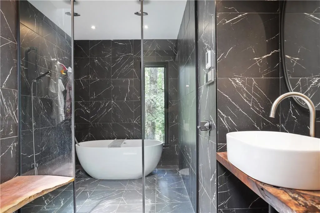 Secondary bathroom upstairs