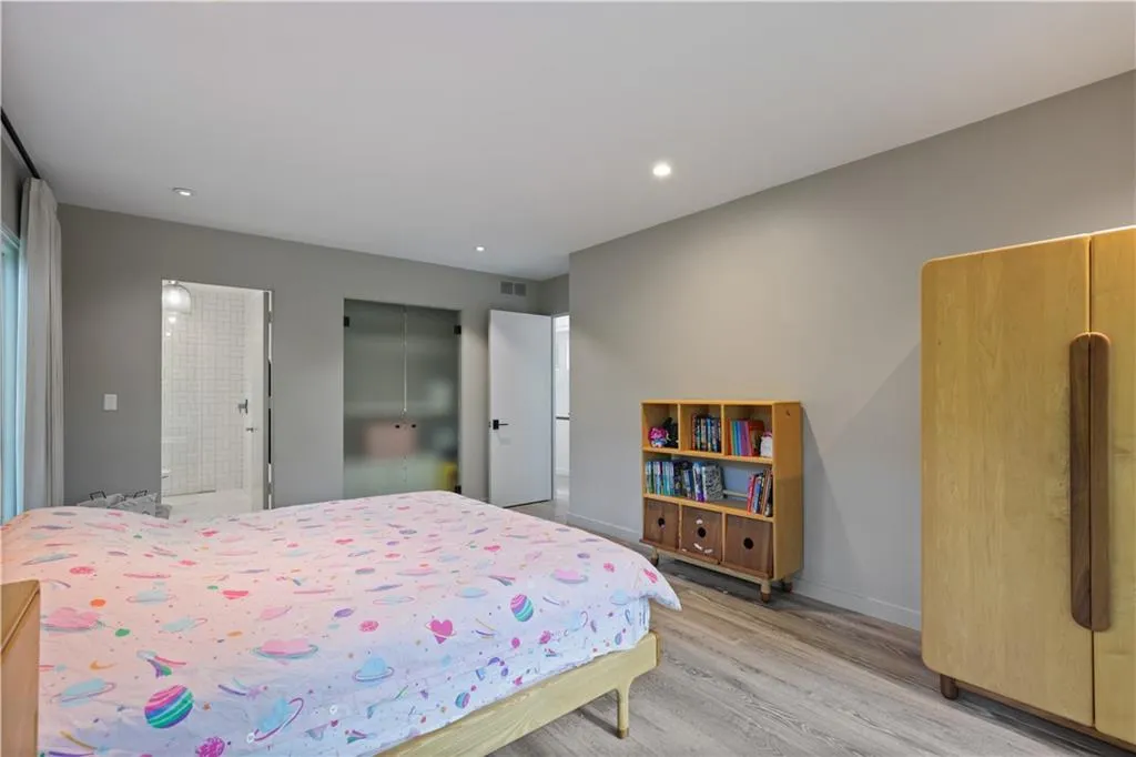 Secondary bedroom upstairs