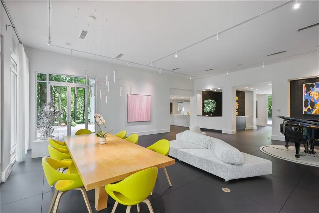 3670 Ridgewood Road Nw, Atlanta, Georgia 30327, 3 Bedrooms Bedrooms, ,3 BathroomsBathrooms,Residential,For Sale,3670 Ridgewood Road Nw,7636972