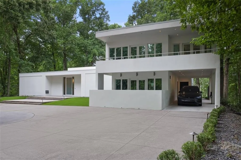 3670 Ridgewood Road Nw, Atlanta, Georgia 30327, 3 Bedrooms Bedrooms, ,3 BathroomsBathrooms,Residential,For Sale,3670 Ridgewood Road Nw,7636972