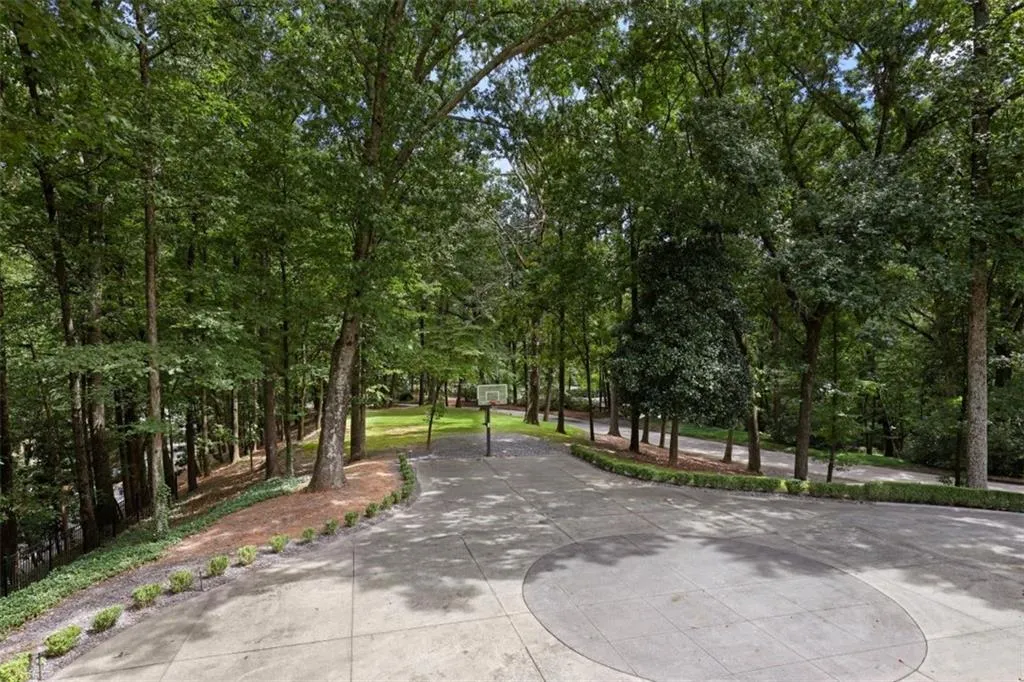 3670 Ridgewood Road Nw, Atlanta, Georgia 30327, 3 Bedrooms Bedrooms, ,3 BathroomsBathrooms,Residential,For Sale,3670 Ridgewood Road Nw,7636972