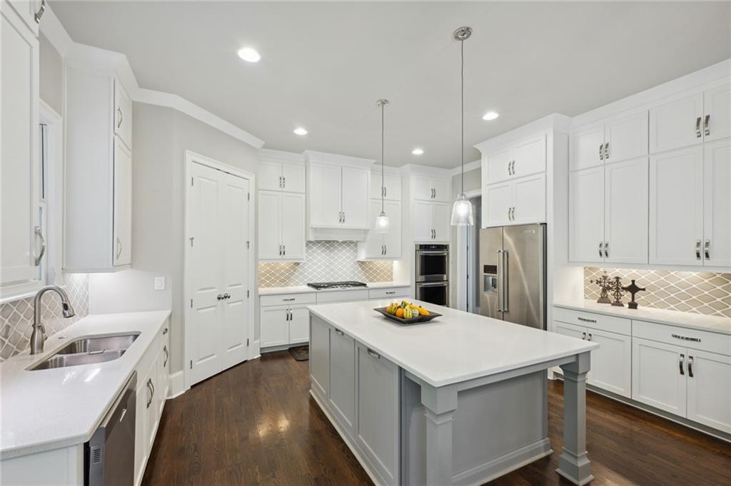 229 Belle Lane, Sandy Springs, Georgia 30328, 5 Bedrooms Bedrooms, ,5 BathroomsBathrooms,Residential,Sold,229 Belle Lane,7290992