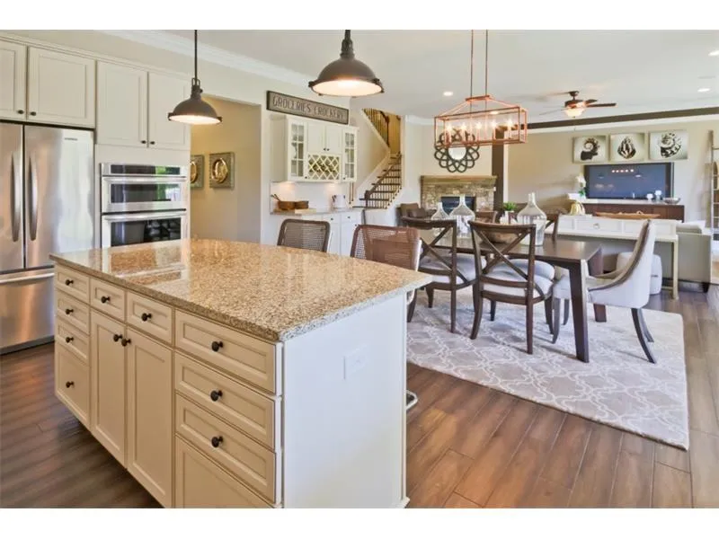 110 Austin Drive, Sandy Springs, Georgia 30328, 4 Bedrooms Bedrooms, ,3 BathroomsBathrooms,Residential,Sold,110 Austin Drive,5633429