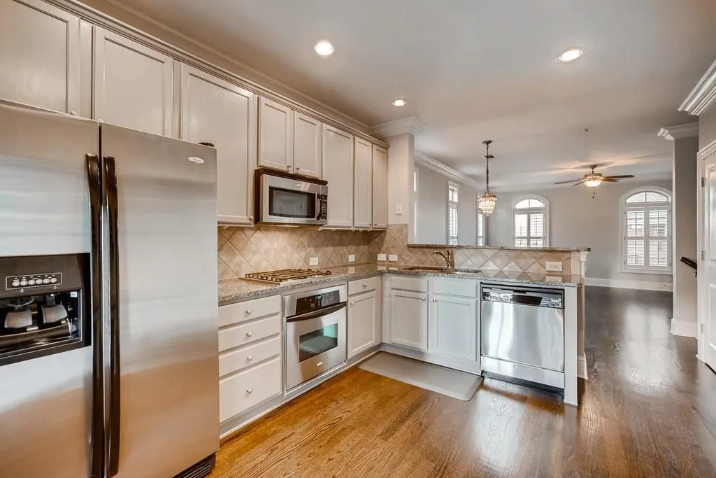 6417 Paulson Place, Sandy Springs, Georgia 30328, 2 Bedrooms Bedrooms, ,2 BathroomsBathrooms,Residential,Sold,6417 Paulson Place,6107828