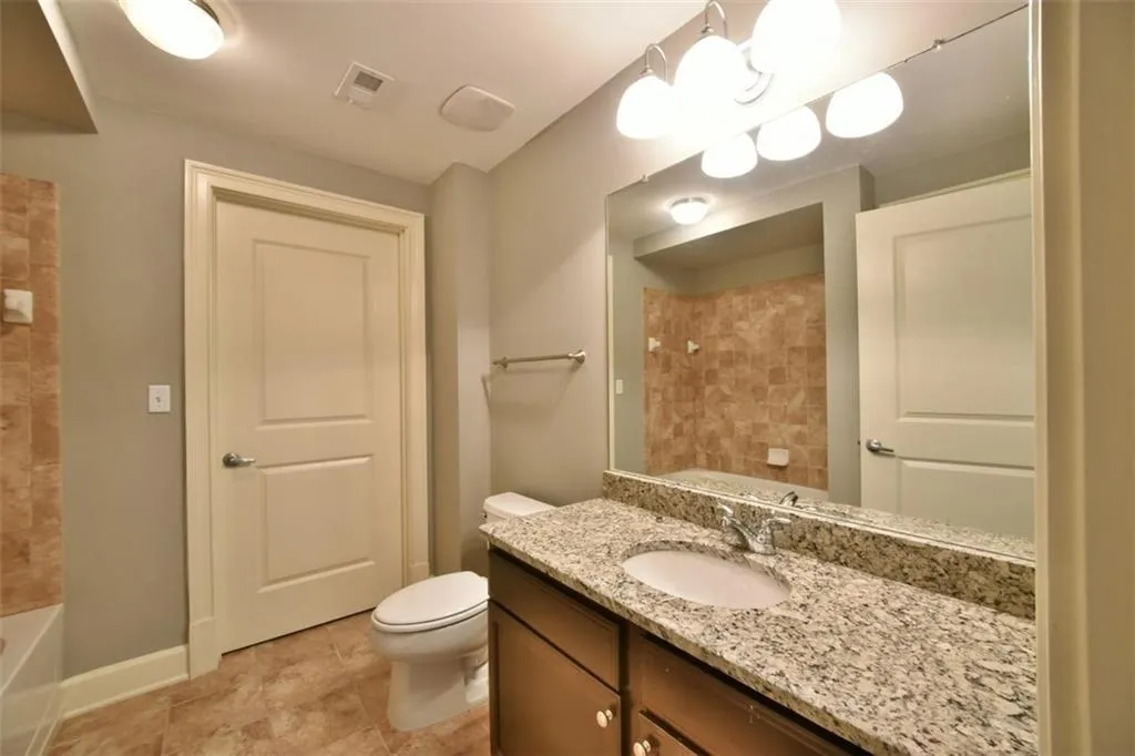 200 River Vista Drive Unit 202, Atlanta, Georgia 30339, 2 Bedrooms Bedrooms, ,2 BathroomsBathrooms,Residential,Sold,200 River Vista Drive Unit 202,5718528