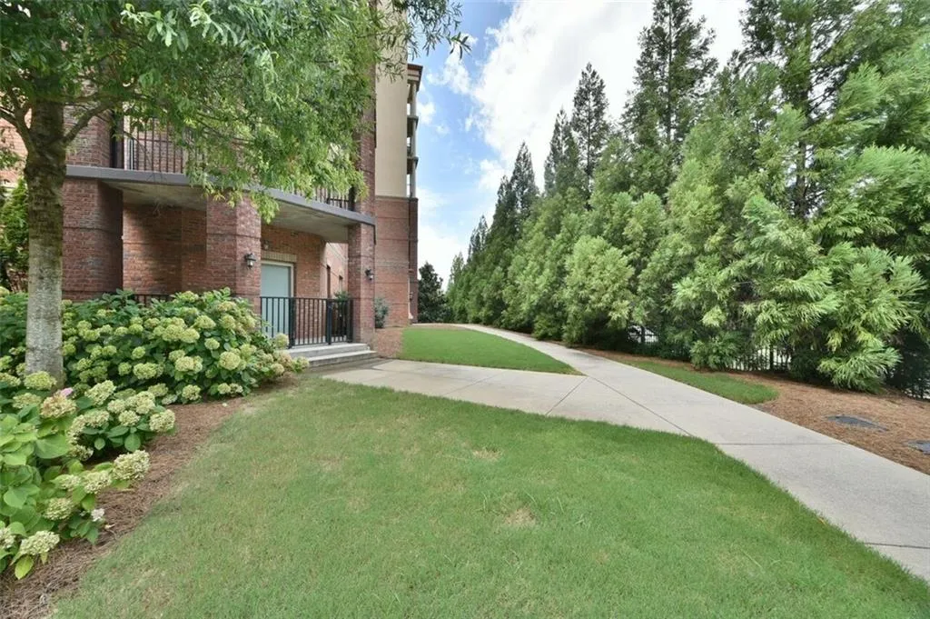 200 River Vista Drive Unit 202, Atlanta, Georgia 30339, 2 Bedrooms Bedrooms, ,2 BathroomsBathrooms,Residential,Sold,200 River Vista Drive Unit 202,5718528