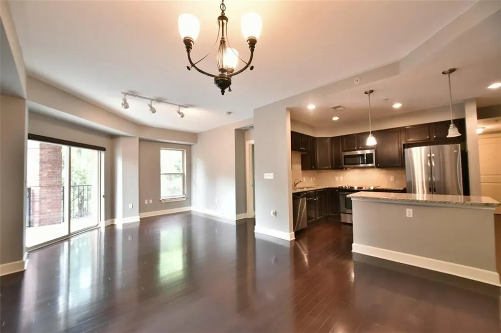 200 River Vista Drive Unit 202, Atlanta, Georgia 30339, 2 Bedrooms Bedrooms, ,2 BathroomsBathrooms,Residential,Sold,200 River Vista Drive Unit 202,5718528