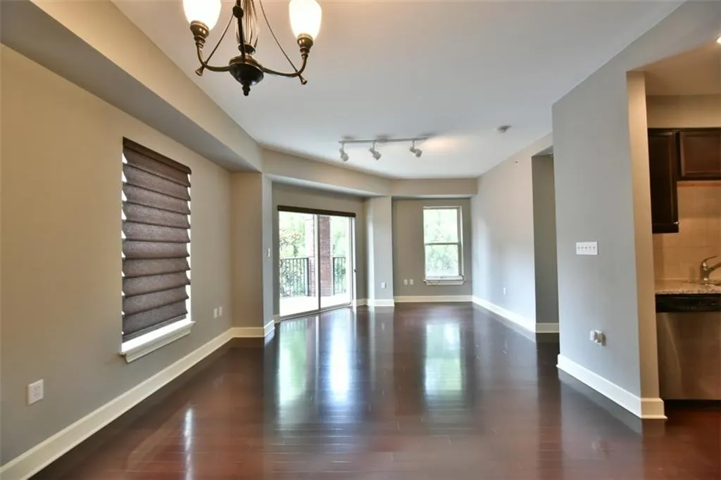 200 River Vista Drive Unit 202, Atlanta, Georgia 30339, 2 Bedrooms Bedrooms, ,2 BathroomsBathrooms,Residential,Sold,200 River Vista Drive Unit 202,5718528