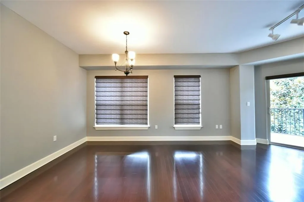 200 River Vista Drive Unit 202, Atlanta, Georgia 30339, 2 Bedrooms Bedrooms, ,2 BathroomsBathrooms,Residential,Sold,200 River Vista Drive Unit 202,5718528