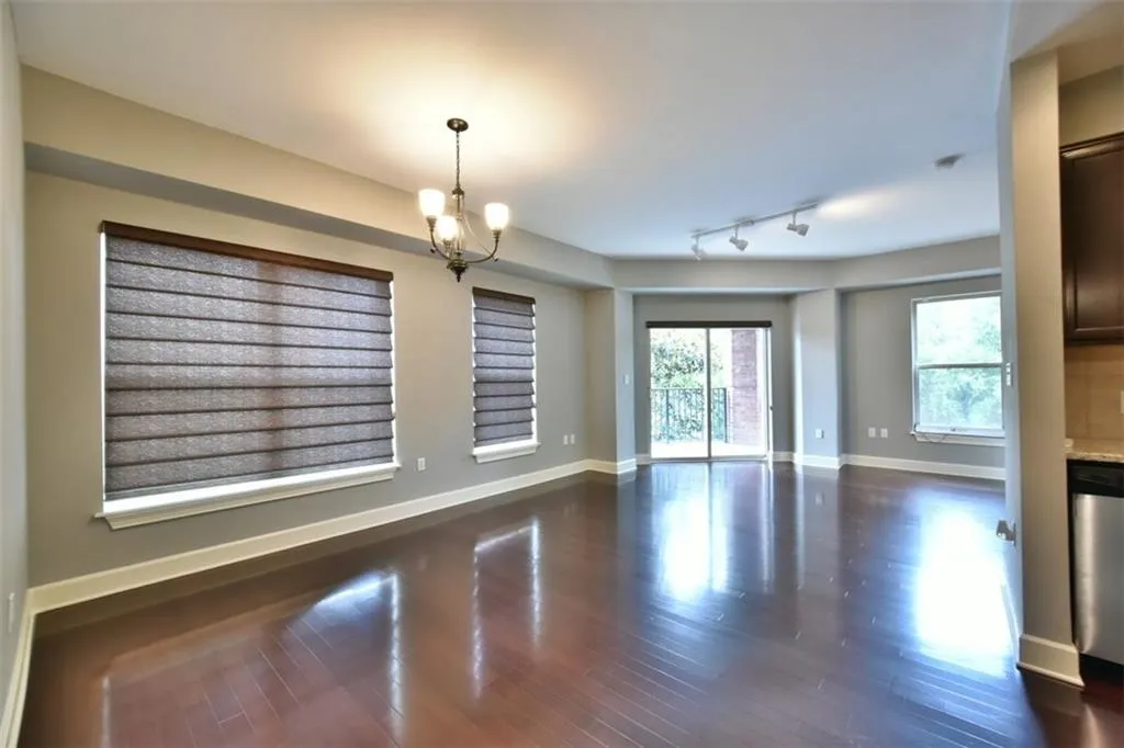 200 River Vista Drive Unit 202, Atlanta, Georgia 30339, 2 Bedrooms Bedrooms, ,2 BathroomsBathrooms,Residential,Sold,200 River Vista Drive Unit 202,5718528