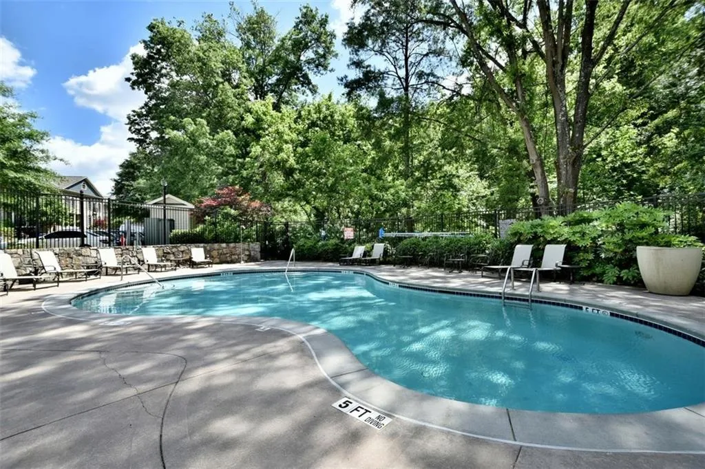 200 River Vista Drive Unit 202, Atlanta, Georgia 30339, 2 Bedrooms Bedrooms, ,2 BathroomsBathrooms,Residential,Sold,200 River Vista Drive Unit 202,5718528