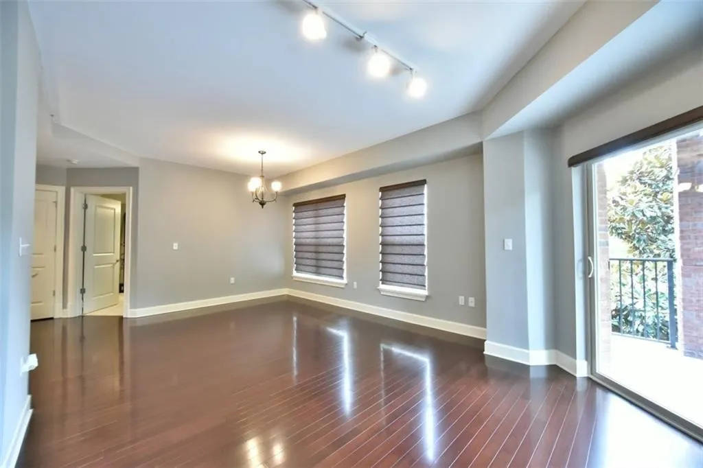 200 River Vista Drive Unit 202, Atlanta, Georgia 30339, 2 Bedrooms Bedrooms, ,2 BathroomsBathrooms,Residential,Sold,200 River Vista Drive Unit 202,5718528