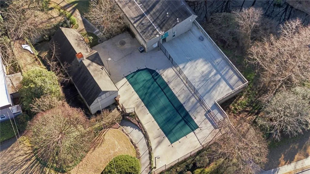 285 Lakemoore Drive Ne Unit B, Atlanta, Georgia 30342, 2 Bedrooms Bedrooms, 0 ,1 BathroomBathrooms,Residential,For Sale,285 Lakemoore Drive Ne Unit B,7703912