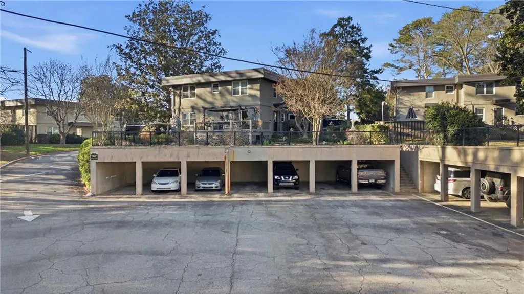 285 Lakemoore Drive Ne Unit B, Atlanta, Georgia 30342, 2 Bedrooms Bedrooms, 0 ,1 BathroomBathrooms,Residential,For Sale,285 Lakemoore Drive Ne Unit B,7703912