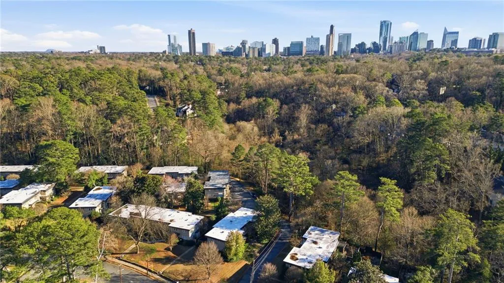 285 Lakemoore Drive Ne Unit B, Atlanta, Georgia 30342, 2 Bedrooms Bedrooms, 0 ,1 BathroomBathrooms,Residential,For Sale,285 Lakemoore Drive Ne Unit B,7703912