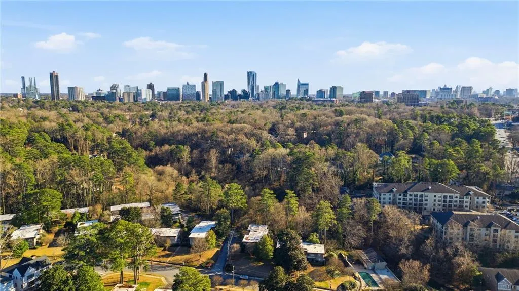 285 Lakemoore Drive Ne Unit B, Atlanta, Georgia 30342, 2 Bedrooms Bedrooms, 0 ,1 BathroomBathrooms,Residential,For Sale,285 Lakemoore Drive Ne Unit B,7703912