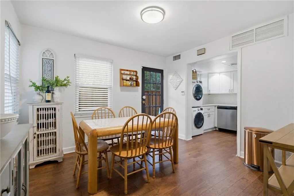 285 Lakemoore Drive Ne Unit B, Atlanta, Georgia 30342, 2 Bedrooms Bedrooms, 0 ,1 BathroomBathrooms,Residential,For Sale,285 Lakemoore Drive Ne Unit B,7703912