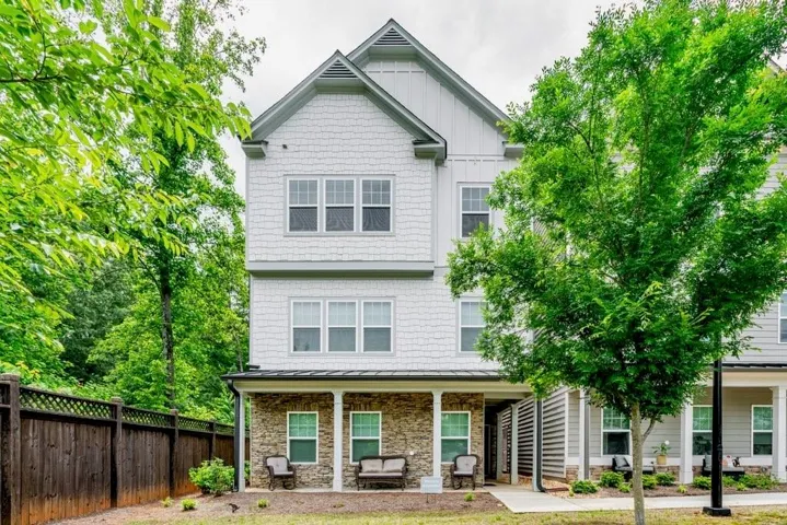Welcome to 2106 Remy Court!