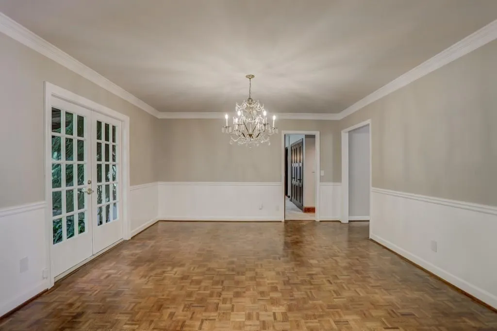 5740 Lake Island Drive, Sandy Springs, Georgia 30327, 6 Bedrooms Bedrooms, ,4 BathroomsBathrooms,Residential,Sold,5740 Lake Island Drive,6006775