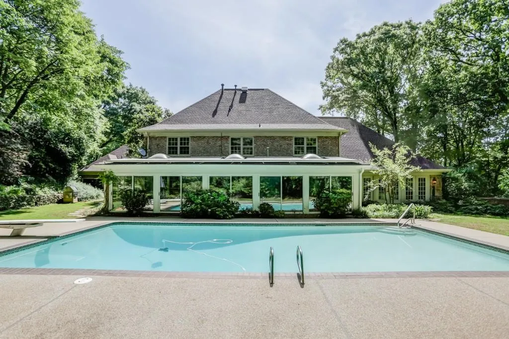 5740 Lake Island Drive, Sandy Springs, Georgia 30327, 6 Bedrooms Bedrooms, ,4 BathroomsBathrooms,Residential,Sold,5740 Lake Island Drive,6006775