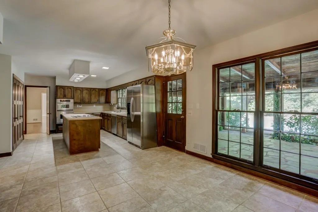 5740 Lake Island Drive, Sandy Springs, Georgia 30327, 6 Bedrooms Bedrooms, ,4 BathroomsBathrooms,Residential,Sold,5740 Lake Island Drive,6006775