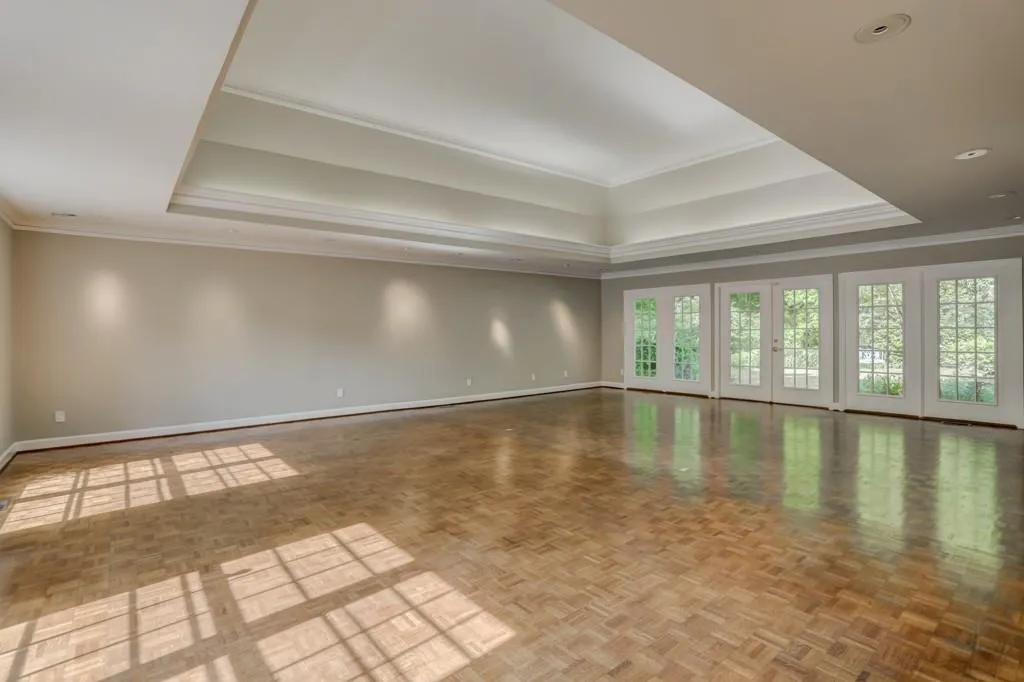 5740 Lake Island Drive, Sandy Springs, Georgia 30327, 6 Bedrooms Bedrooms, ,4 BathroomsBathrooms,Residential,Sold,5740 Lake Island Drive,6006775