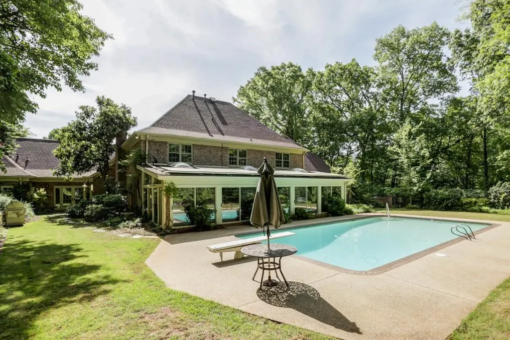 5740 Lake Island Drive, Sandy Springs, Georgia 30327, 6 Bedrooms Bedrooms, ,4 BathroomsBathrooms,Residential,Sold,5740 Lake Island Drive,6006775