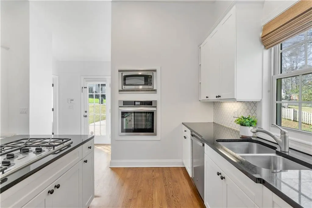 344 Pine Forest Road, Atlanta, Georgia 30342, 3 Bedrooms Bedrooms, ,2 BathroomsBathrooms,Residential,Sold,344 Pine Forest Road,7348354