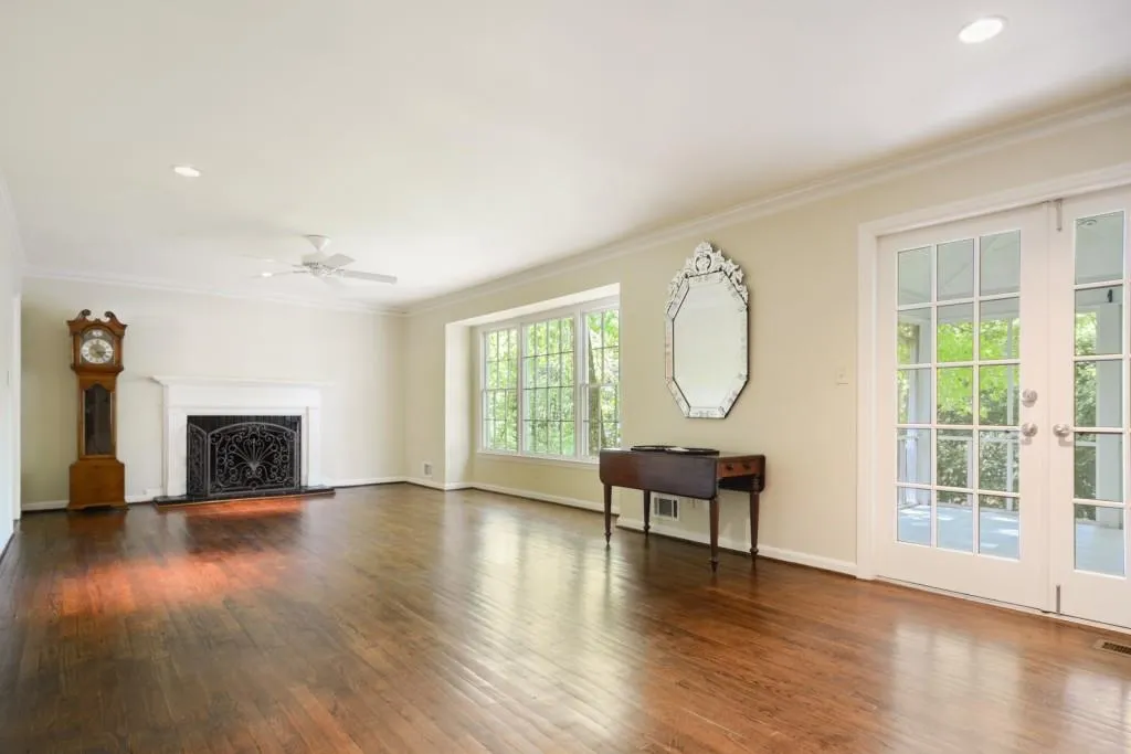 175 Berwick Drive, Sandy Springs, Georgia 30328, 4 Bedrooms Bedrooms, ,3 BathroomsBathrooms,Residential,Sold,175 Berwick Drive,6877771