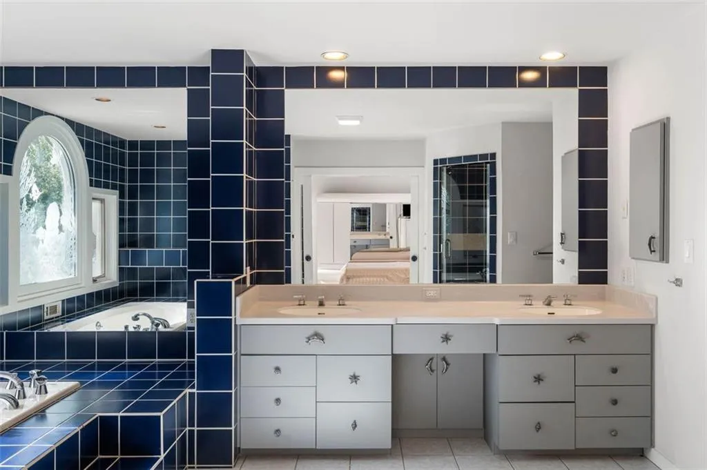 780 Crest Valley Drive, Atlanta, Georgia 30327, 3 Bedrooms Bedrooms, ,2 BathroomsBathrooms,Residential,Sold,780 Crest Valley Drive,7482262