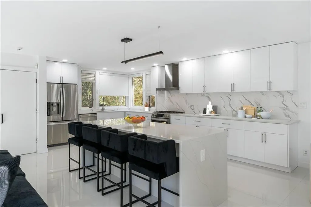 780 Crest Valley Drive, Atlanta, Georgia 30327, 3 Bedrooms Bedrooms, ,2 BathroomsBathrooms,Residential,Sold,780 Crest Valley Drive,7482262