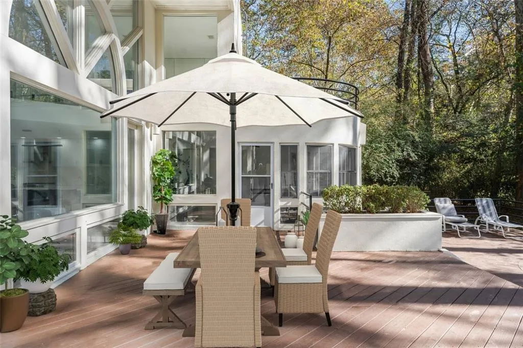 780 Crest Valley Drive, Atlanta, Georgia 30327, 3 Bedrooms Bedrooms, ,2 BathroomsBathrooms,Residential,Sold,780 Crest Valley Drive,7482262