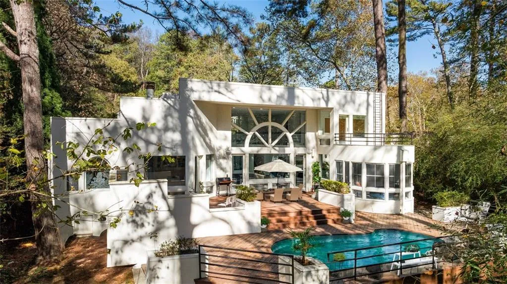 780 Crest Valley Drive, Atlanta, Georgia 30327, 3 Bedrooms Bedrooms, ,2 BathroomsBathrooms,Residential,Sold,780 Crest Valley Drive,7482262