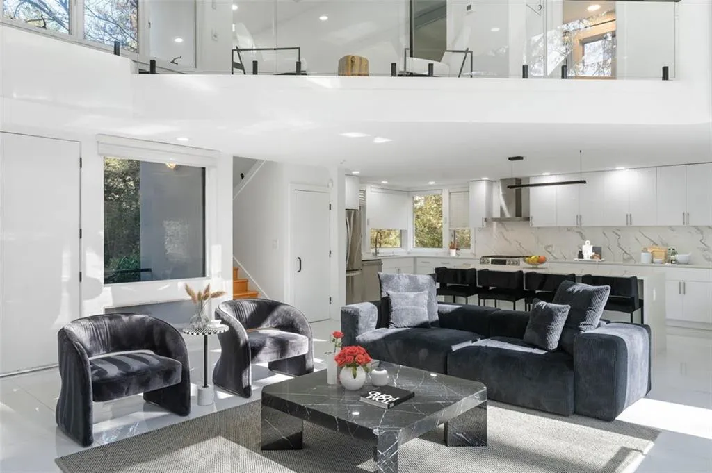 780 Crest Valley Drive, Atlanta, Georgia 30327, 3 Bedrooms Bedrooms, ,2 BathroomsBathrooms,Residential,Sold,780 Crest Valley Drive,7482262