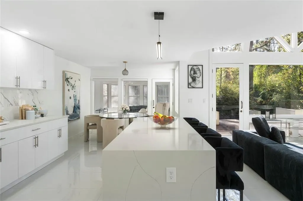 780 Crest Valley Drive, Atlanta, Georgia 30327, 3 Bedrooms Bedrooms, ,2 BathroomsBathrooms,Residential,Sold,780 Crest Valley Drive,7482262